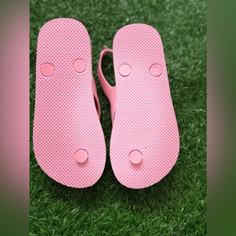 Old Navy‎ Stylish Pink Flip-Flops for Kids Size 11